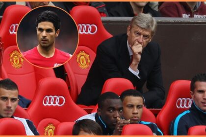 Arsene Wenger looks on during Arsenal