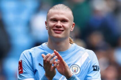 Chelsea make £87m striker top target
