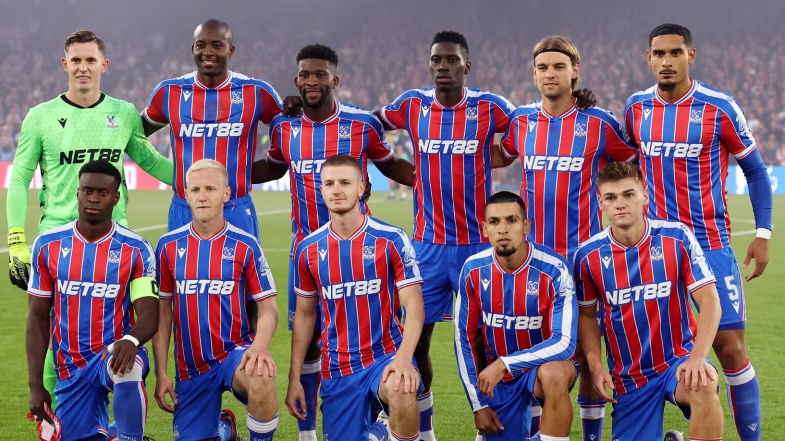 Crystal Palace and Brighton offer 'world class' striker as club's green light sender