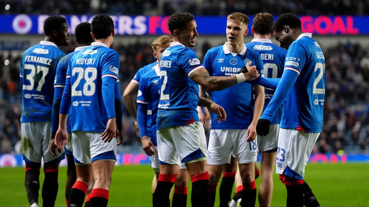 Man City ready to bring back former player with Rangers in contract dispute