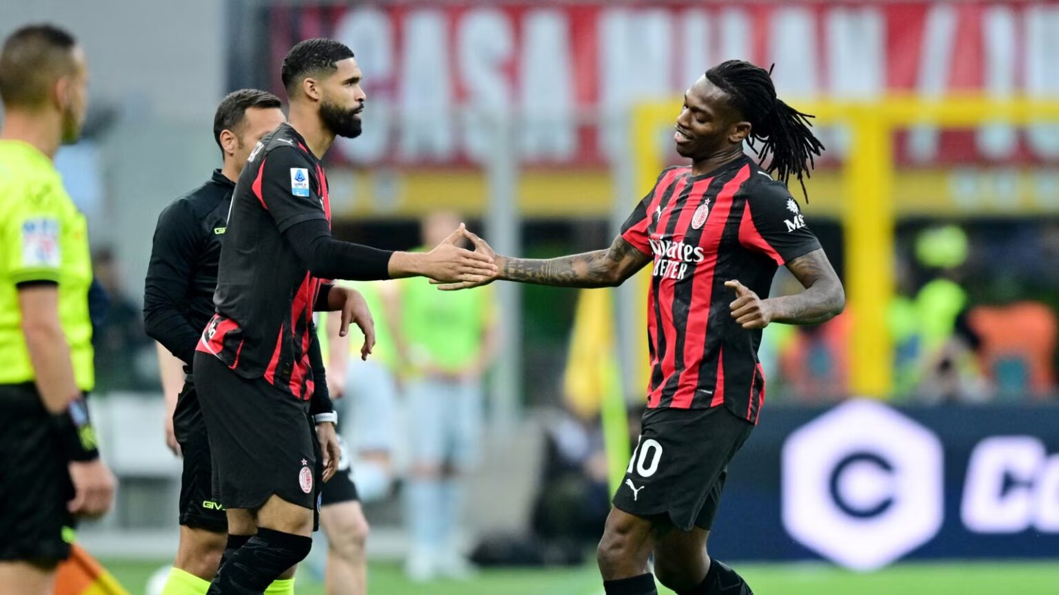 Manchester United have said they can sign a world star for a new bargain price. The club wants him gone