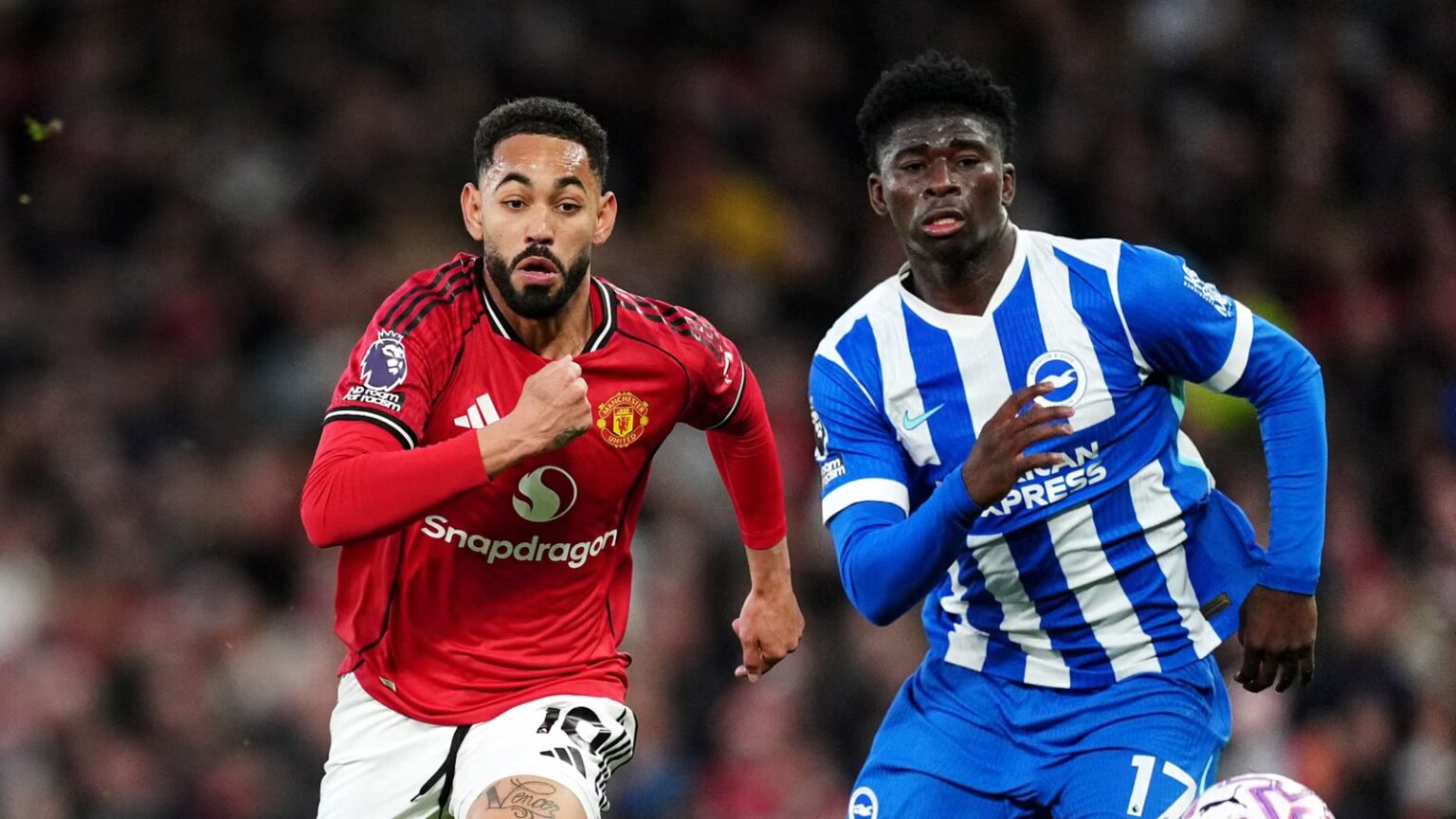 Manchester United hold talks to sign £70m midfielder