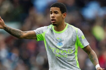Spurs hold contract talks for £26m England international