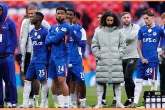 Chelsea players look on dejectedly after losing the FA Cup final