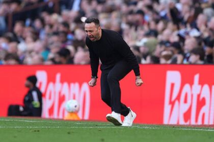 Roberto De Zerbi celebrating Richarlison goal