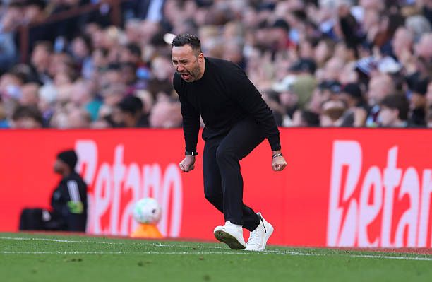 Roberto De Zerbi celebrating Richarlison goal