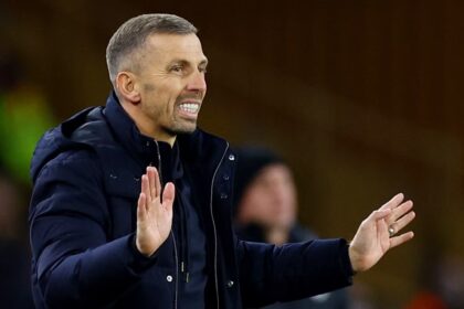 Ashton plots 'Kamikaze' manager to move to Ipswich