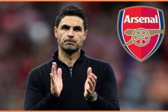 Mikel Arteta applauds the Arsenal fans after the Atletico Madrid game