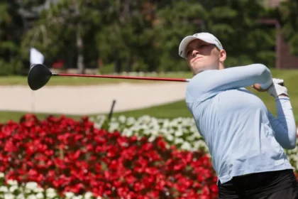 Dunk leads first round at Wisconsin Women's Open, Strickers lurks