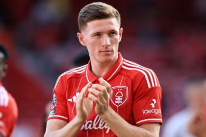 How do Everton plan to sign Elliott Anderson?