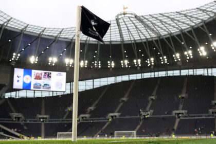 Tottenham in talks over new bid for Jan Paul van Hecke