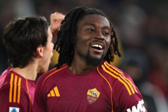 Manu Kone playing for Roma.