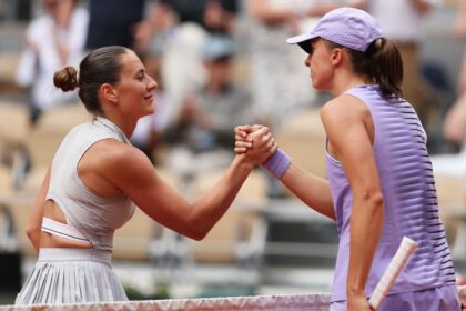 Marta Kostyuk knocks out the last former French champion Iga Swiatek