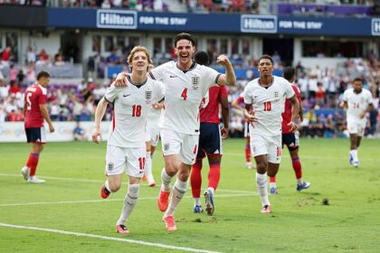 Declan Rice celebrates goal vs Costa Rica