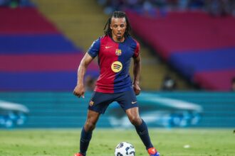 Jules Kounde in action for Barcelona