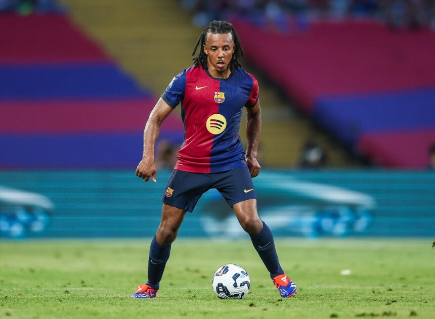 Jules Kounde in action for Barcelona