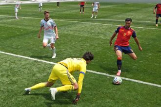 Senne Lammens spills as Mikel Merino pounces to score winner