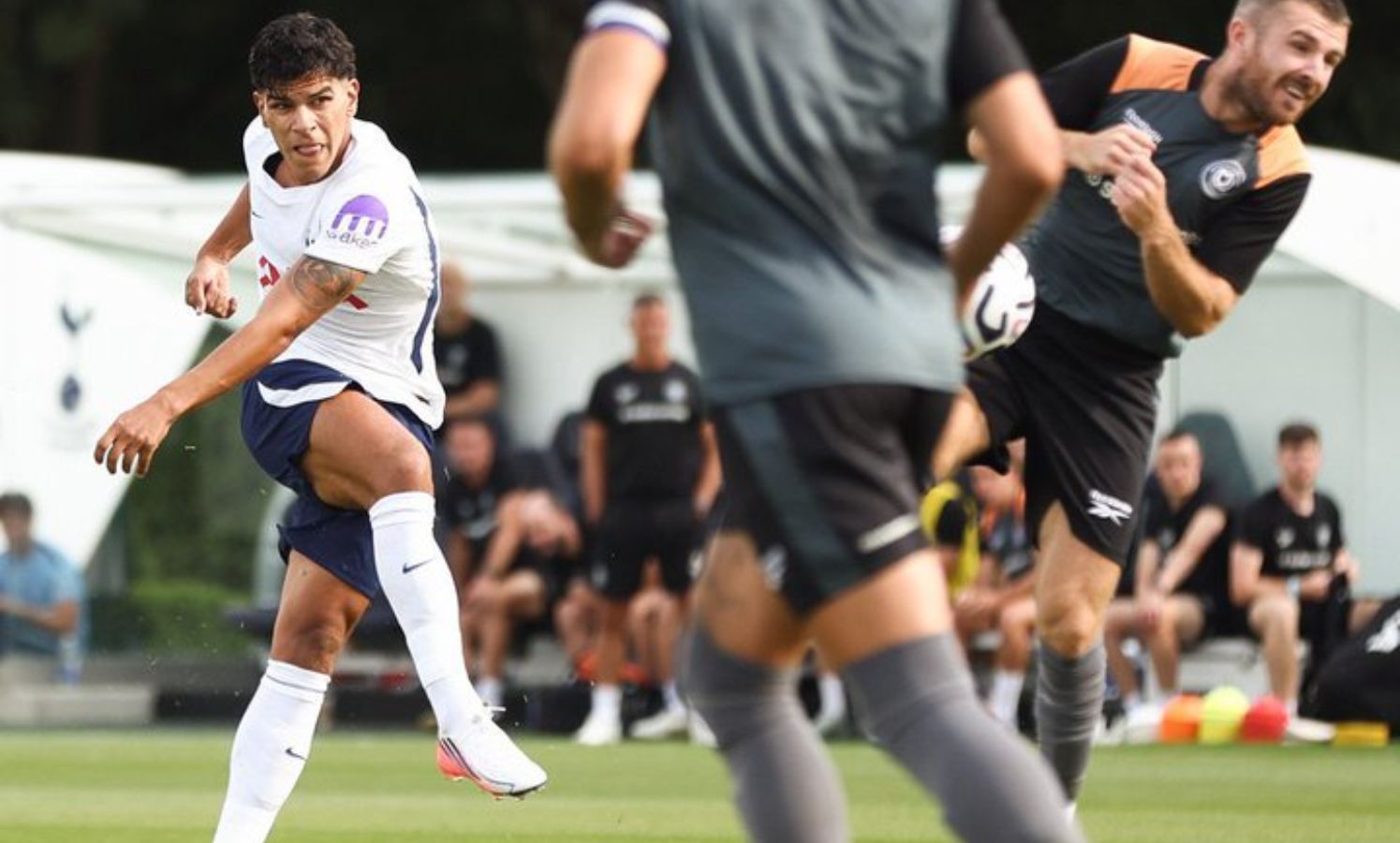 Mateus Fernandes shoots vs MK Dons