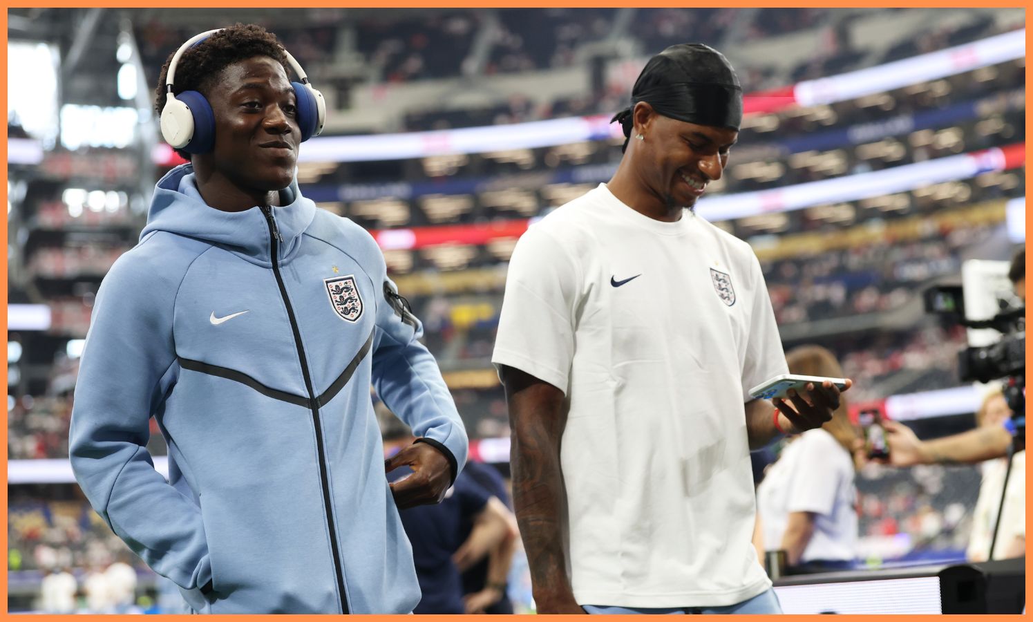 Kobbie Mainoo and Marcus Rashford at the World Cup with England