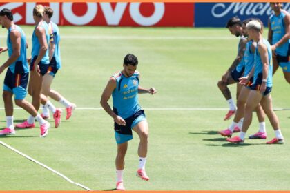 Mikel Merino in Spain training