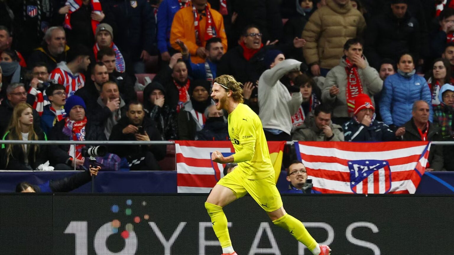 Celtic close to signing Kasper Hogg after financial warning issued