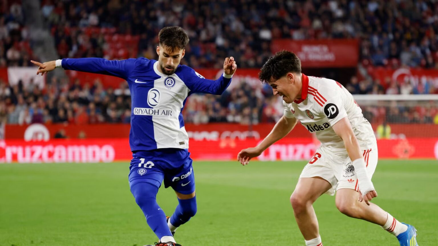 Exit deadline becomes an issue for club after Newcastle begin approach to sign star