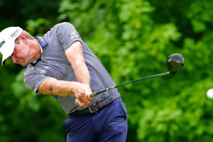 Hodges catches up to Glover on bogey-free back nine at John Deere Classic