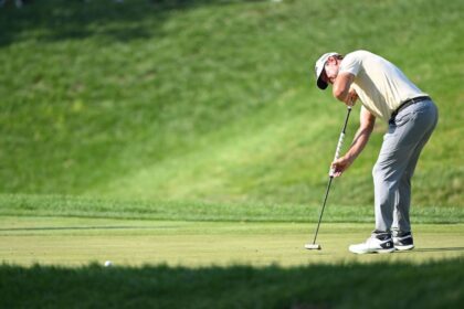 Lucas Glover: Removed shoes after complaints about metal spikes