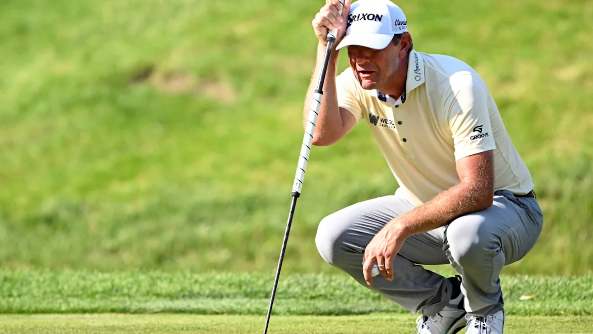 Lucas Glover builds a two-shot lead at the John Deere Classic