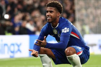Manchester United begin negotiations with Andrei Santos, offer price revealed
