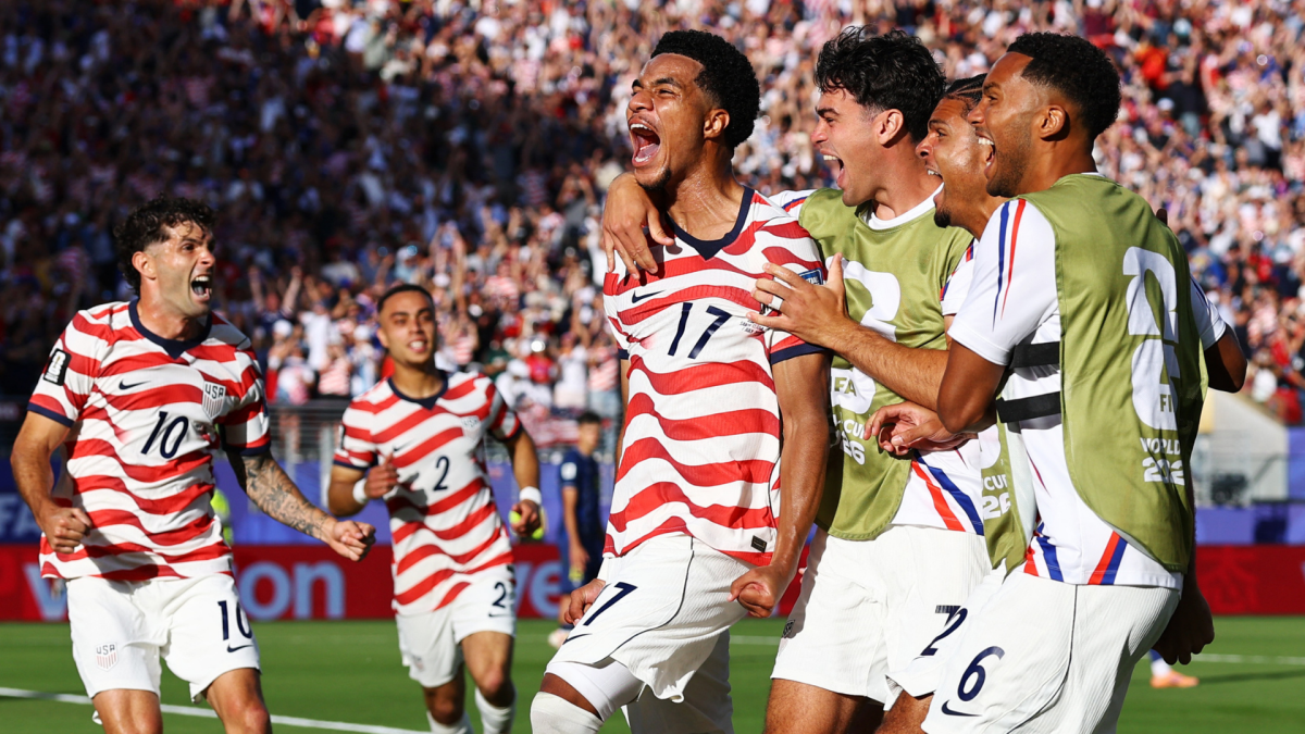 USMNT advances to World Cup despite red card for leading scorer