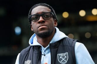 West Ham currently promise DiSasi if he signs with Chelsea on an agreed transfer fee.