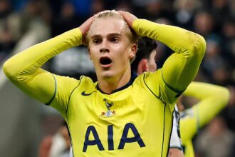 Why Spurs want to sign a third midfielder