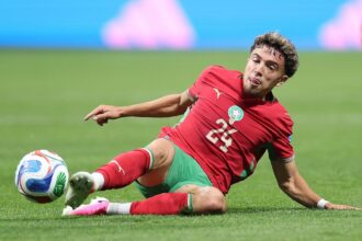 Neil El Aynaoui makes a tackle.