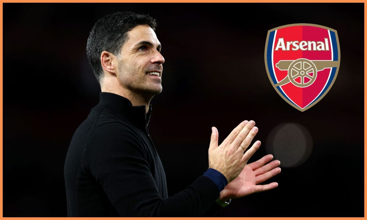 Mikel Arteta applauding fans
