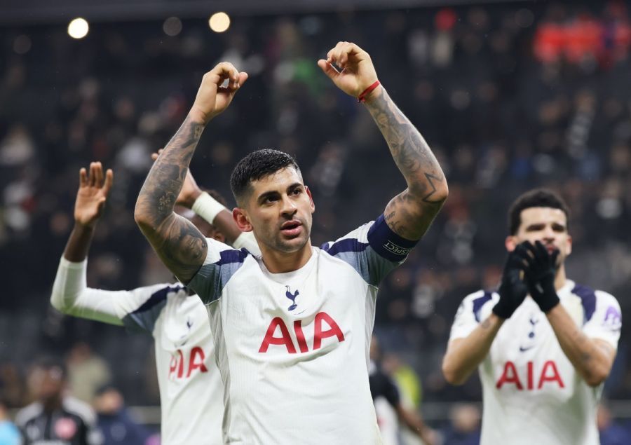 Cristian Romero celebrating for Tottenham