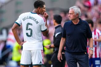Mourinho criticizes referee after claiming Atleti should have received 'two red cards'