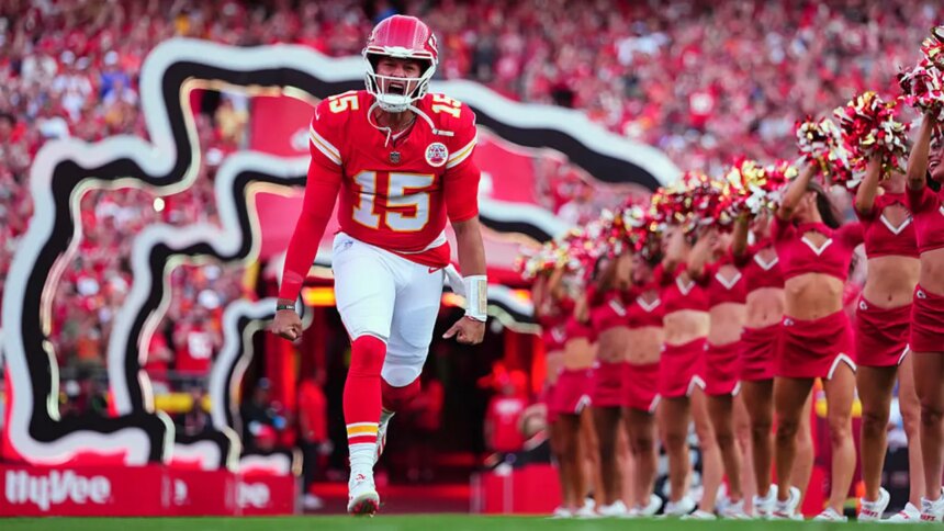 2026 NFL Comeback Player of the Year Odds: Mahomes Favored; Donald in the Mix