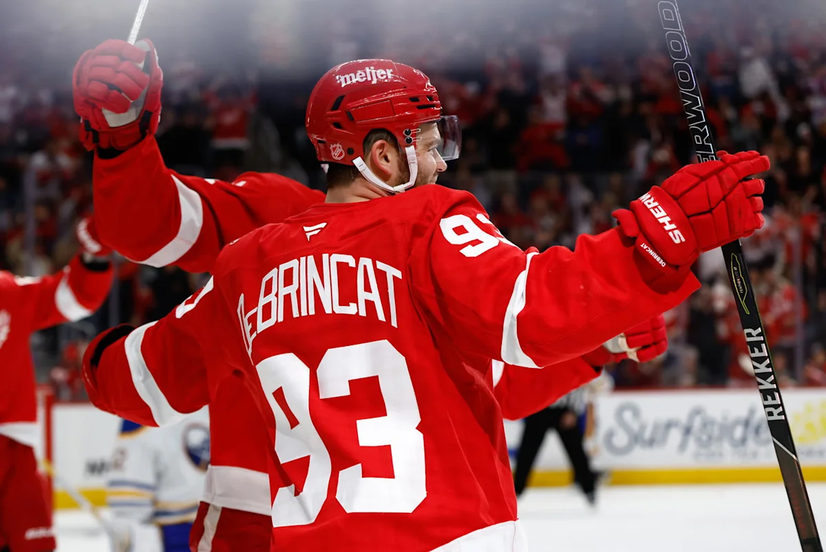Alex DeBrincat seeks fresh start after Red Wings' late-season collapse