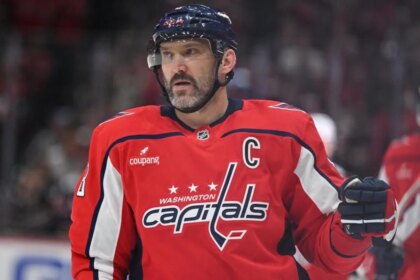 Alex Ovechkin re-signs with Capitals, returning as NHL's all-time goals leader