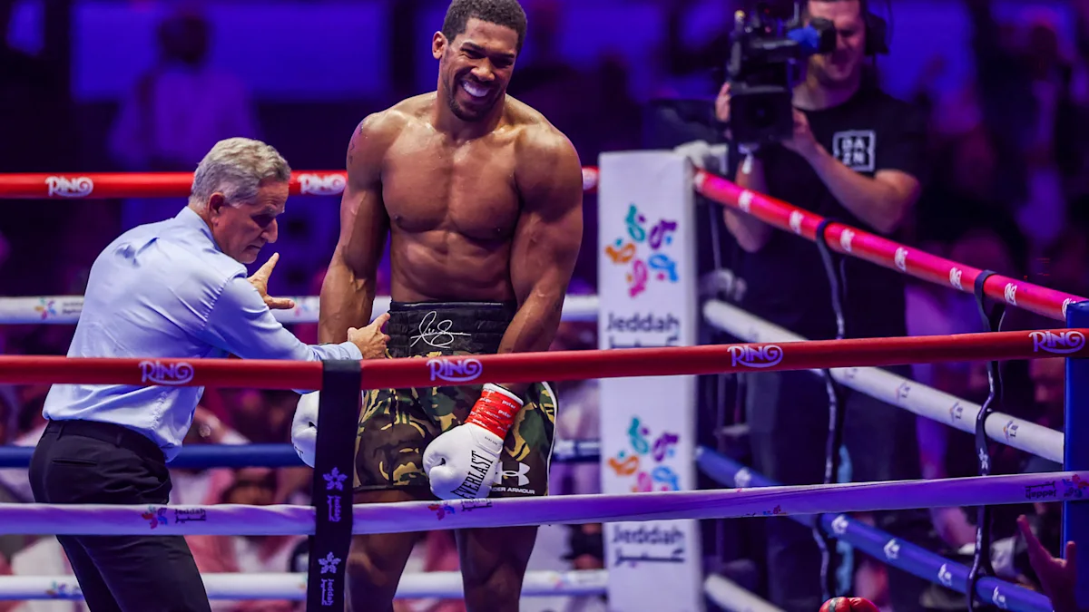 Anthony Joshua wins the hearts of British boxing fans beyond his fight with Tyson Fury