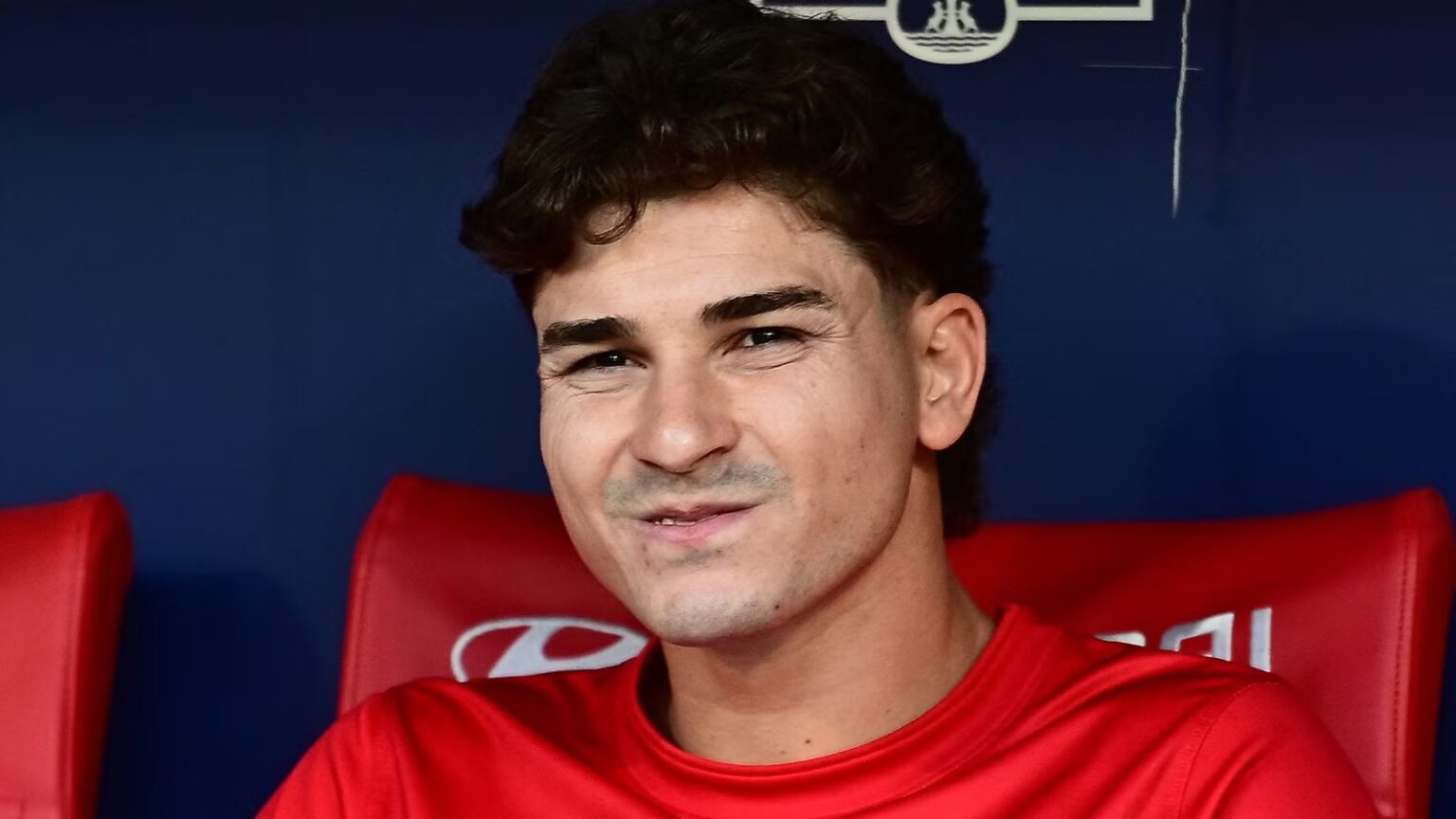 Arsenal soar into the race to sign Champions League striker instead of Alvarez