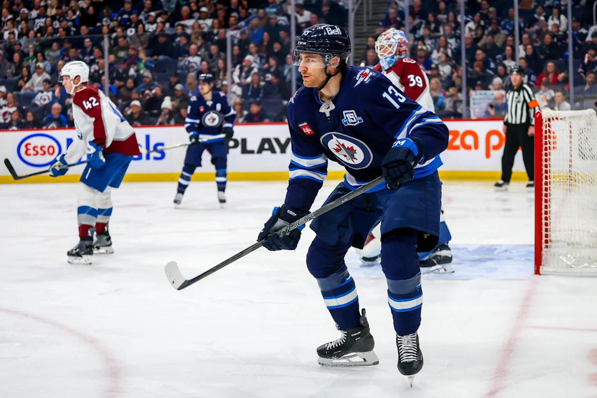 Avalanche lose to Winnipeg in second preseason game