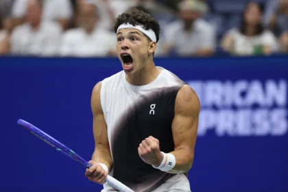 Ben Shelton avoids US Open upset scare from unseeded Hubert Hurkacz in close 4-set victory