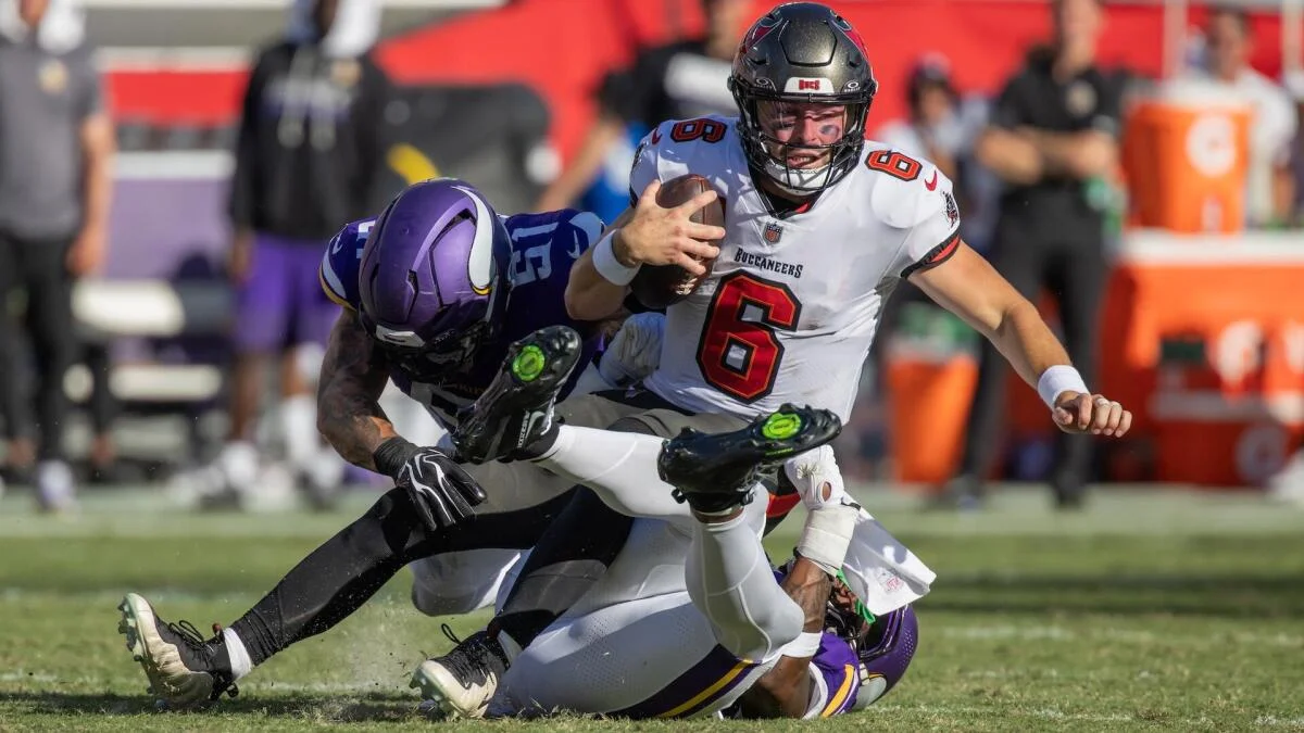 Bucs' Baker Mayfield to miss several weeks after injuring throwing hand