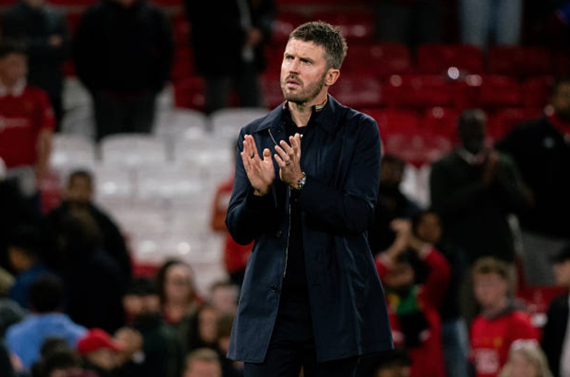 Manchester United fully backs Michael Carrick.