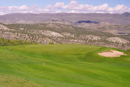 College golf's Red Sky Classic showcases stunning scenery.