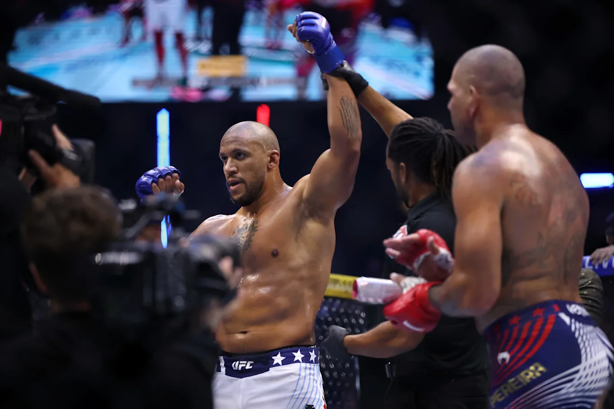 Dana White provides surprising update on UFC heavyweight title picture
