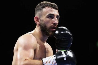Davies stops Collins in seventh round