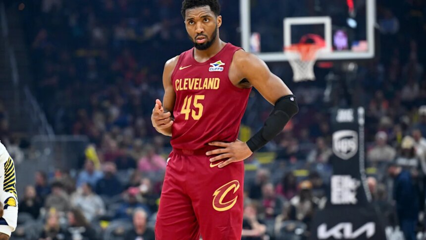 Donovan Mitchell Signs Extension in Cleveland, Saying 'I Love Being Here'